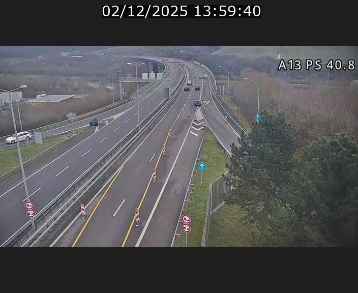 Webcam autoroute A13 à la sortie est du tunnel Markusbierg à Schengen. Vue sur le pont de la Moselle, vers l'Allemagne