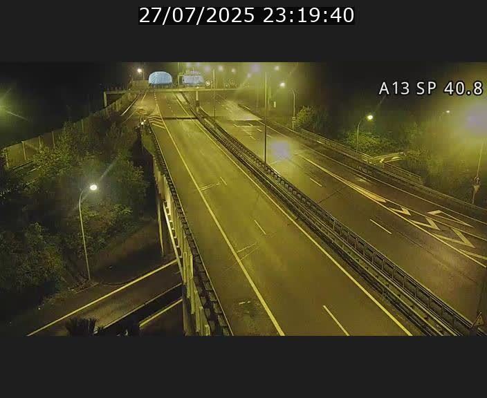 Webcam avec vue sur l'entrée côté allemand du tunnel Markusbierg à Schengen. Vue orientée vers le tunnel et Bettembourg