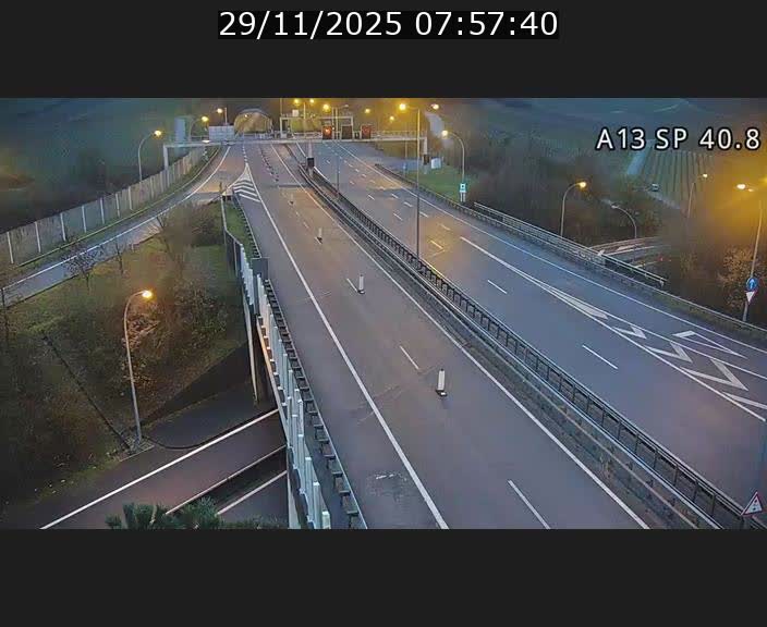 Webcam avec vue sur l'entrée côté allemand du tunnel Markusbierg à Schengen. Vue orientée vers le tunnel et Bettembourg