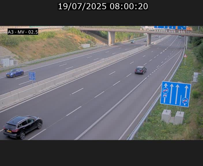 Webcam autoroute A3 au Luxembourg à proximité de la Croix de Gasperich. Vue orientée vers Luxembourg