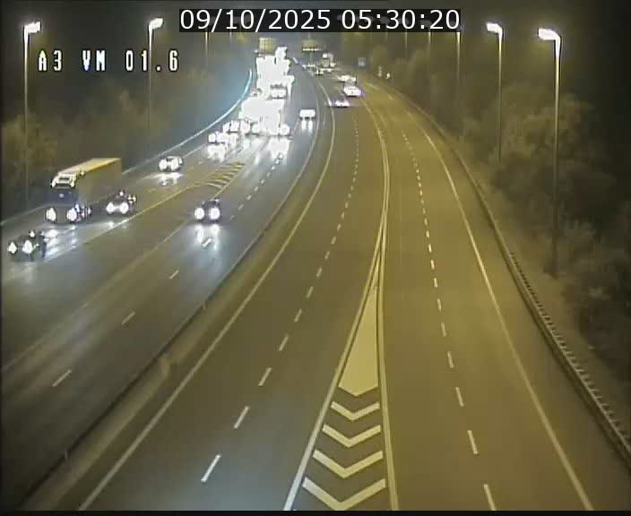 Traffic live webcam Luxembourg - Croix de Gasperich - A3 - BK 1.6 - direction France/Aire de Berchem