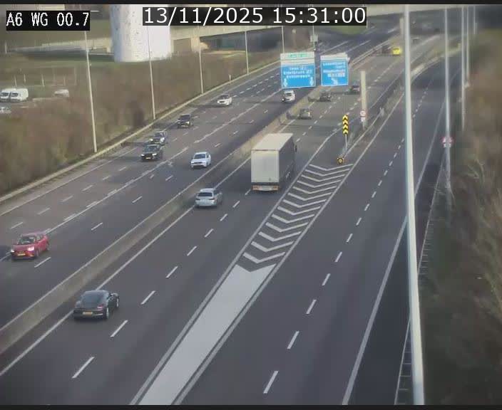 Traffic live webcam Luxembourg Croix de Cessange - A6 - BK 0.7 - direction A3 France