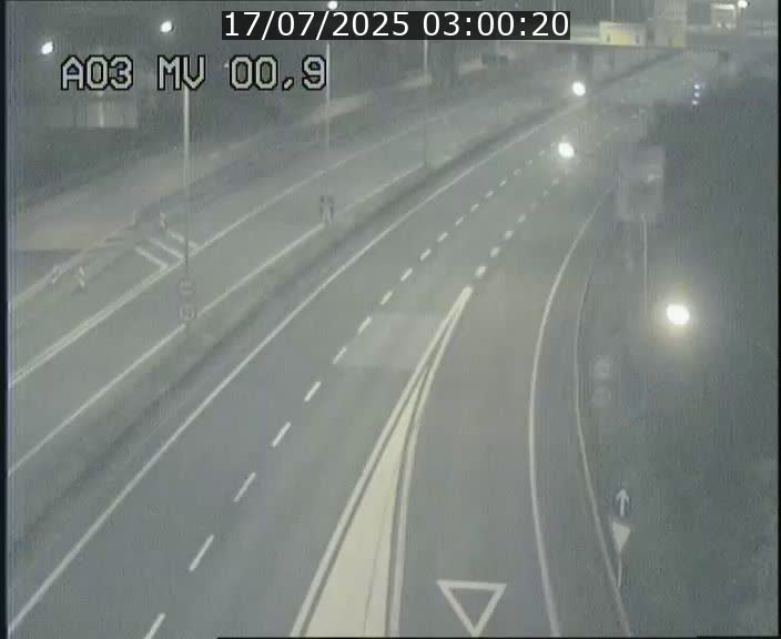 Traffic live webcam Luxembourg Croix de Gasperich - A3 - BK 0.4 - direction Luxembourg