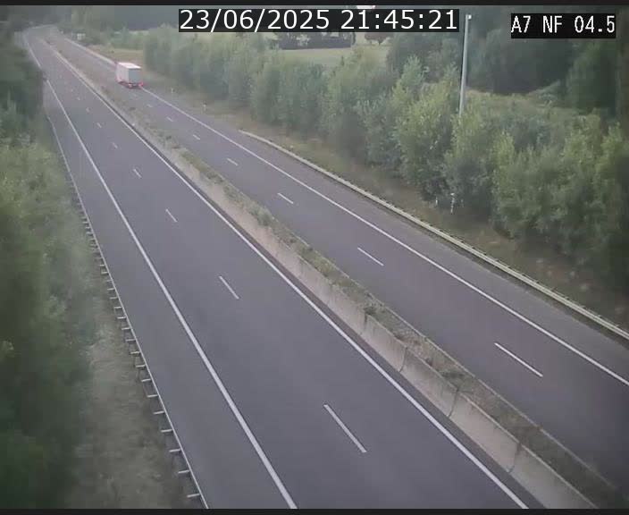 Caméra autoroute Luxembourg A7 - Passage à gibier Rëngelbour - direction Tunnel Grouft