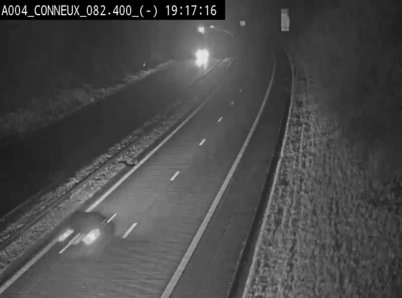 Webcam sur l'E411 avant les sorties 20 menant à Ciney, Dinant et Achêne. Vue orientée vers Namur