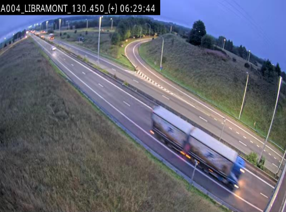 Webcam à Libramont sur l'E411 à la jonction avec la N89 menant vers Bouillon et la France. Vue orientée vers Arlon