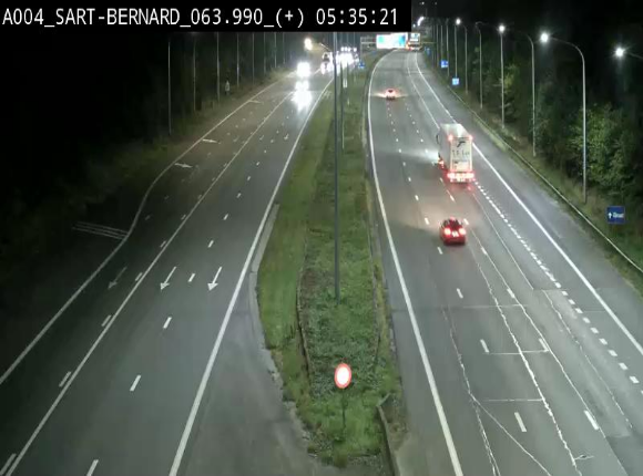 Webcam sur l'E411 à hauteur de la jonction avec la N4 à la sortie de Namur. Vue orientée vers Luxembourg