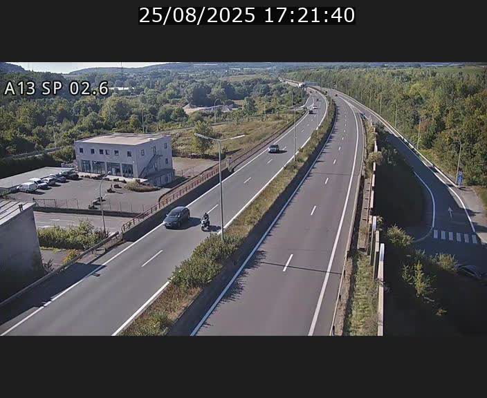Traffic live webcam Luxembourg Sanem - A13 direction Pétange - BK 2.6