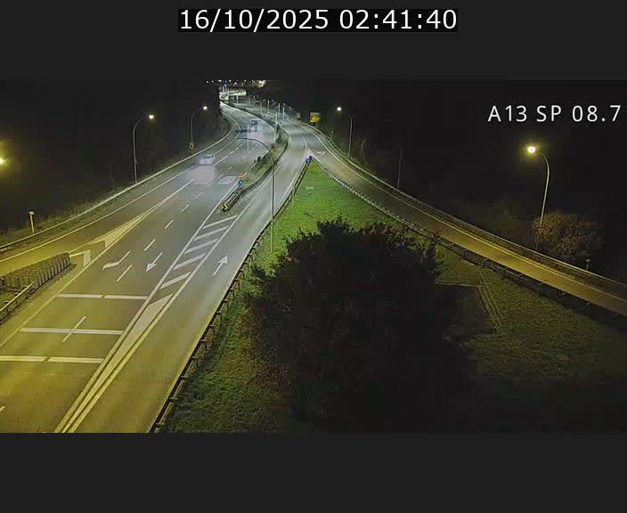 Traffic live webcam Luxembourg Jonction Lankelz - A13 direction Pétange - BK 8.7 