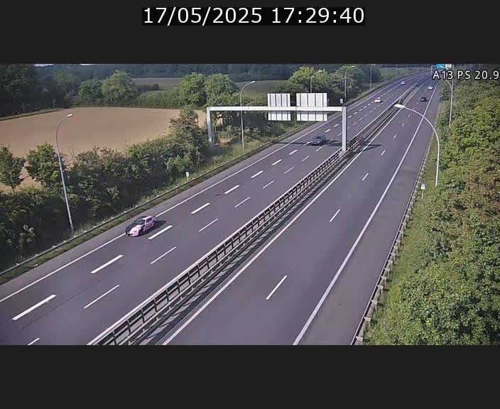 Traffic live webcam Luxembourg Croix de Bettembourg, rond-point d'Hellange - A13 direction Allemagne - BK 20.9