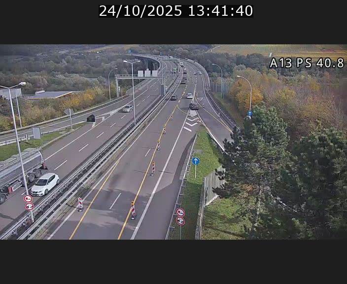 Webcam autoroute A13 à la sortie est du tunnel Markusbierg à Schengen. Vue sur le pont de la Moselle, vers l'Allemagne