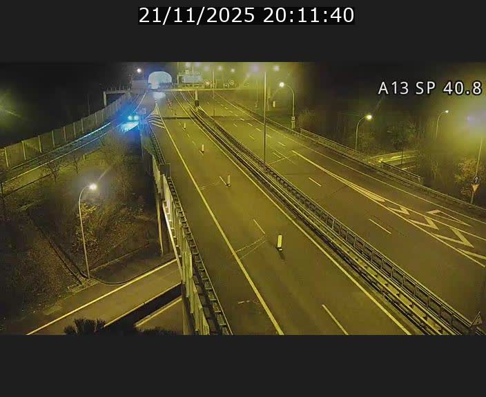 Webcam avec vue sur l'entrée côté allemand du tunnel Markusbierg à Schengen. Vue orientée vers le tunnel et Bettembourg
