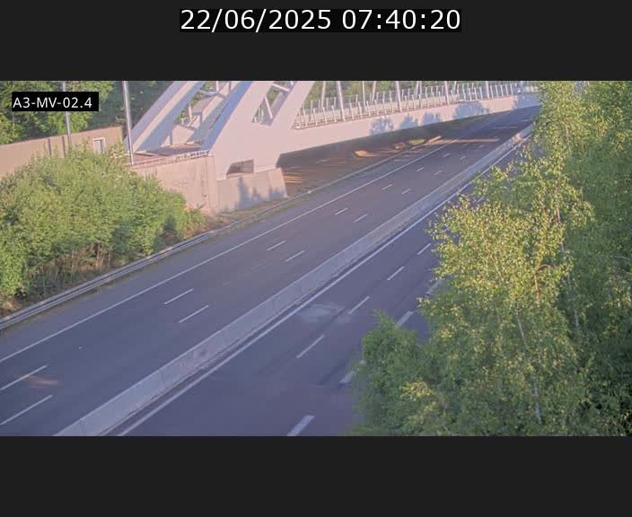 Webcam autoroute de la France (A3) au Luxembourg à Fentange, à proximité de la Croix de Gasperich. Vue orientée vers la Cloche d'Or