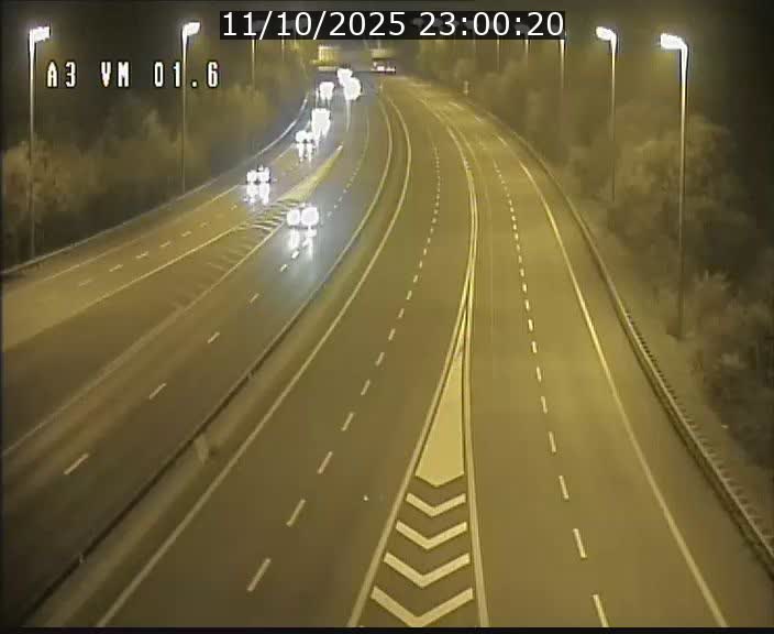 Traffic live webcam Luxembourg - Croix de Gasperich - A3 - BK 1.6 - direction France/Aire de Berchem