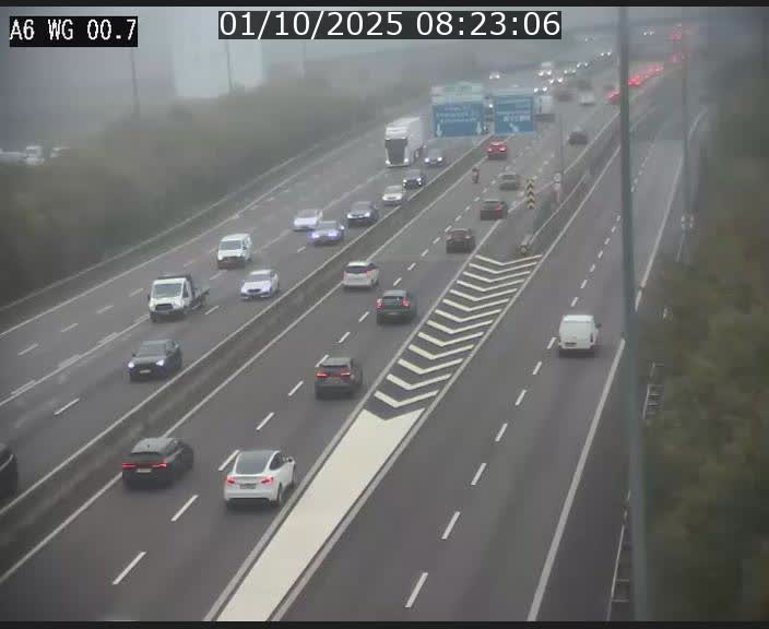 Traffic live webcam Luxembourg Croix de Cessange - A6 - BK 0.7 - direction A3 France