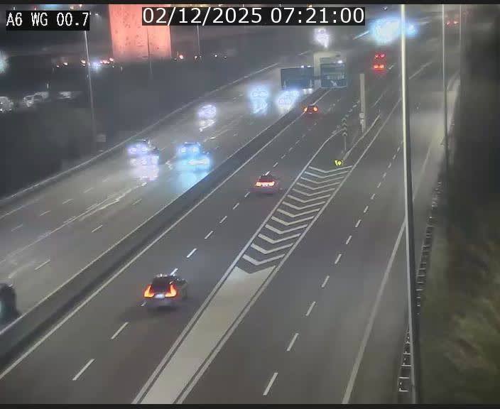 Traffic live webcam Luxembourg Croix de Cessange - A6 - BK 0.7 - direction A3 France