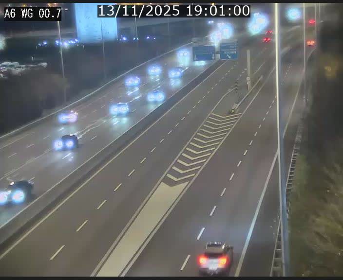 Traffic live webcam Luxembourg Croix de Cessange - A6 - BK 0.7 - direction A3 France