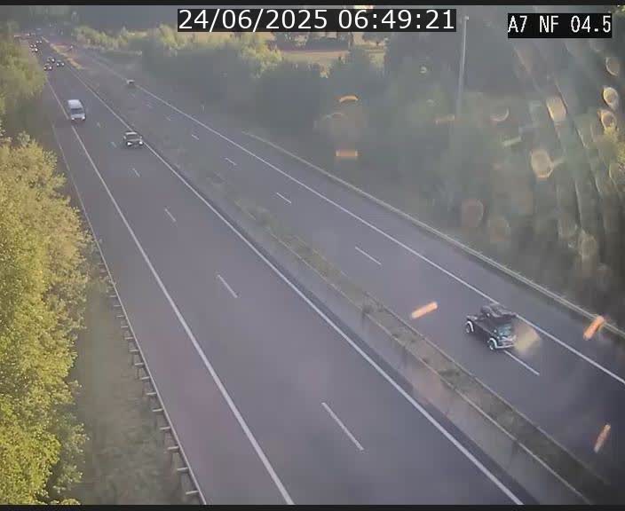 Caméra autoroute Luxembourg A7 - Passage à gibier Rëngelbour - direction Tunnel Grouft