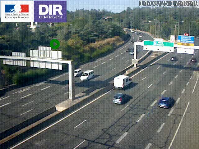 Caméra de circulation routière sur le boulevard périphérique Laurent Bonnevay de Lyon (D383) à hauteur de Bron, avant la jonction avec l'A43. Vue orientée vers l'échangeur