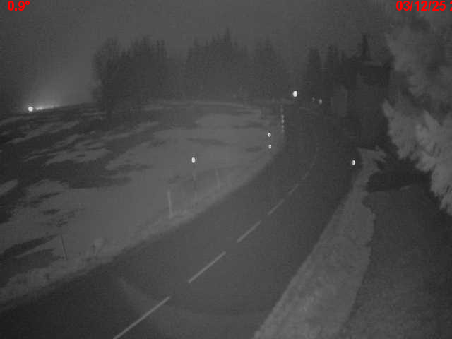 Webcam en haut du col du Ballon d'Alsace sur la D465 à 1075 mètres d'altitude dans les Vosges
