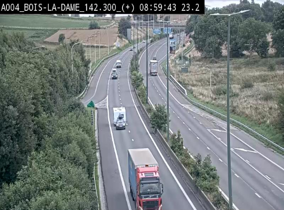 Webcam située entre la sortie 29 Neufchâteau et la jonction avec l'E25 en direction de Liège et Luxembourg