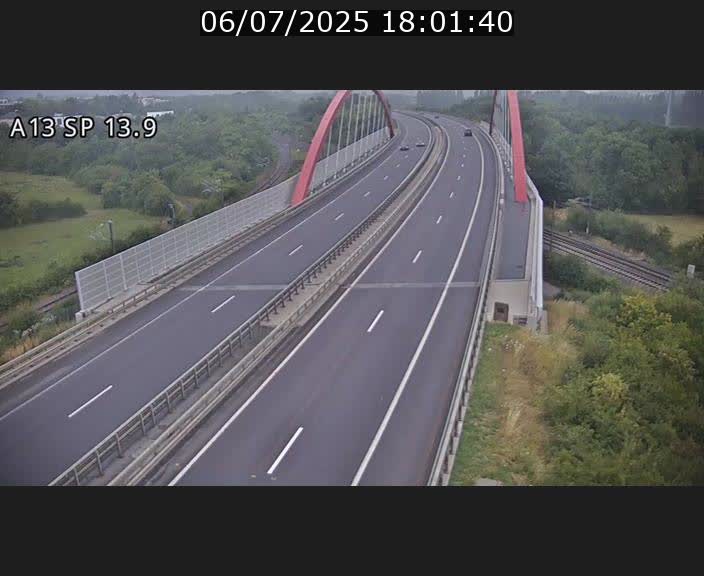 Traffic live webcam Luxembourg Kayl - A13 direction Esch-sur-Alzette/Luxembourg-ville - BK 13.9