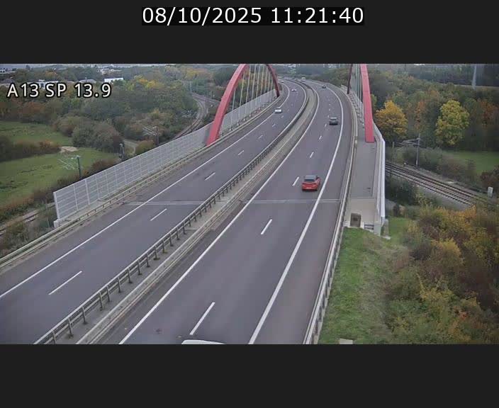 Traffic live webcam Luxembourg Kayl - A13 direction Esch-sur-Alzette/Luxembourg-ville - BK 13.9