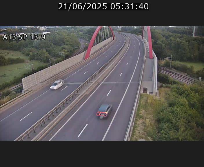 Traffic live webcam Luxembourg Kayl - A13 direction Esch-sur-Alzette/Luxembourg-ville - BK 13.9