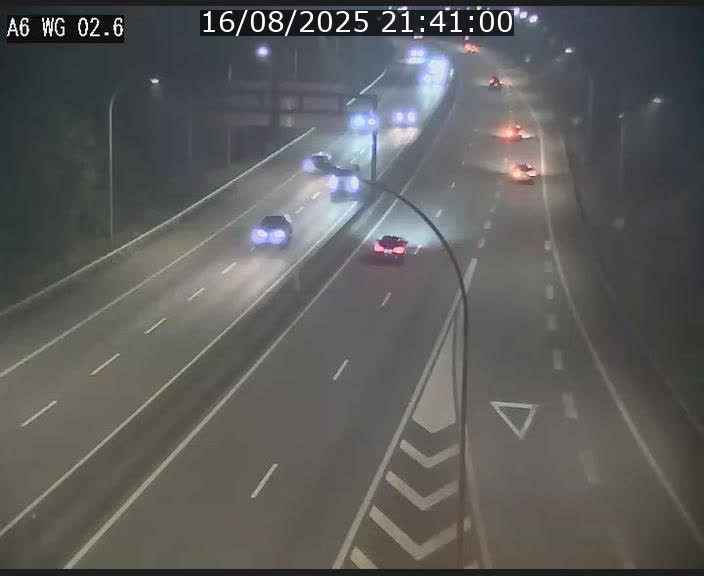 Traffic live webcam Luxembourg Croix de Cessange - A6 - BK 2.6 - direction France/Allemagne