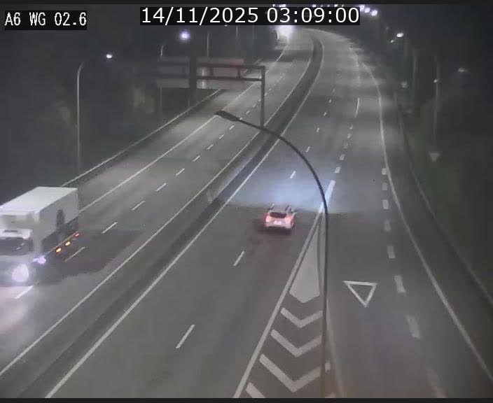 Traffic live webcam Luxembourg Croix de Cessange - A6 - BK 2.6 - direction France/Allemagne
