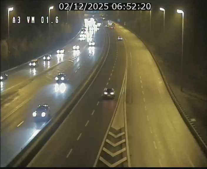 Traffic live webcam Luxembourg - Croix de Gasperich - A3 - BK 1.6 - direction France/Aire de Berchem