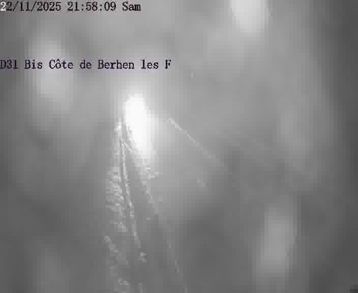 Webcam de surveillance sur D31bis (France) à Behren-lès-Forbach, cadrée vers Sarreguemines, proposant une information routière utile aux déplacements quotidiens.
