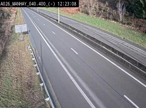 Webcam autoroute A26/E25 à hauteur de Manhay, après la jonction avec la N651 en direction de Liège - BK 40.4