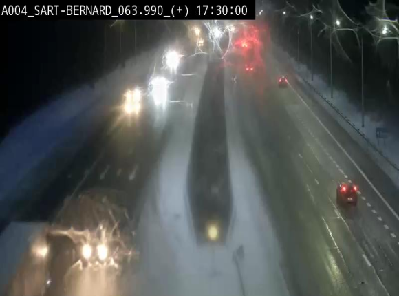 Webcam sur l'E411 à hauteur de la jonction avec la N4 à la sortie de Namur. Vue orientée vers Luxembourg