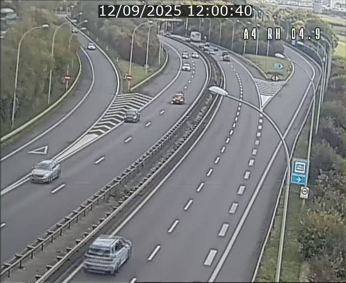 Traffic live webcam Luxembourg Leudelange - A4 - BK 4.9 - direction Luxembourg