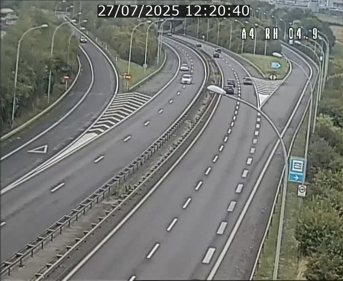 Traffic live webcam Luxembourg Leudelange - A4 - BK 4.9 - direction Luxembourg