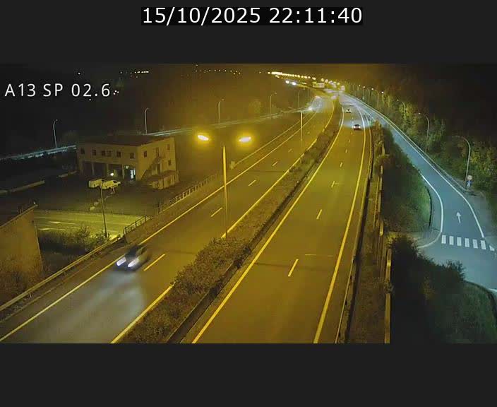Traffic live webcam Luxembourg Sanem - A13 direction Pétange - BK 2.6