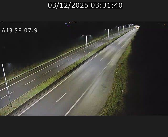 Traffic live webcam Luxembourg Jonction Lankelz - A13 direction Pétange - BK 7.9
