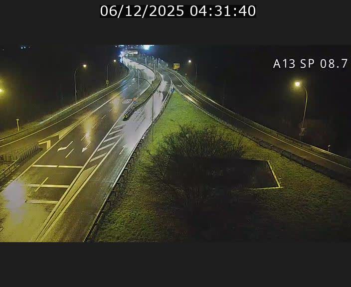Traffic live webcam Luxembourg Jonction Lankelz - A13 direction Pétange - BK 8.7