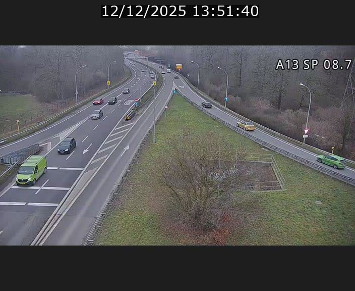 Traffic live webcam Luxembourg Jonction Lankelz - A13 direction Pétange - BK 8.7 
