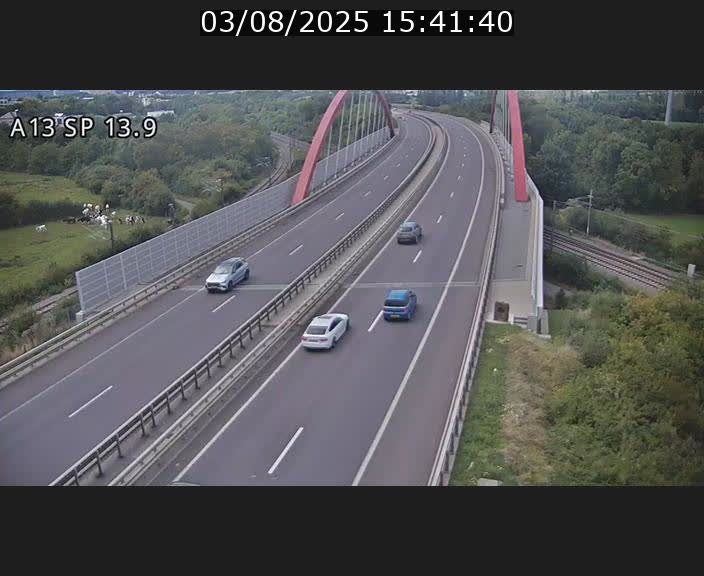 Traffic live webcam Luxembourg Kayl - A13 direction Esch-sur-Alzette/Luxembourg-ville - BK 13.9