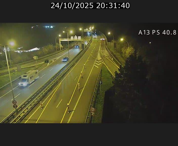 Webcam autoroute A13 à la sortie est du tunnel Markusbierg à Schengen. Vue sur le pont de la Moselle, vers l'Allemagne
