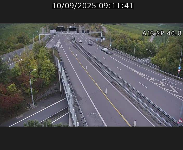 Webcam avec vue sur l'entrée côté allemand du tunnel Markusbierg à Schengen. Vue orientée vers le tunnel et Bettembourg