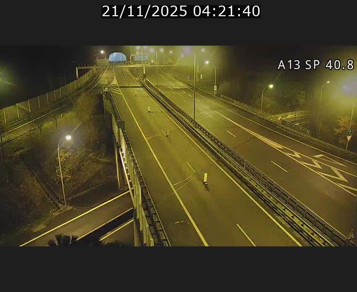 Webcam avec vue sur l'entrée côté allemand du tunnel Markusbierg à Schengen. Vue orientée vers le tunnel et Bettembourg