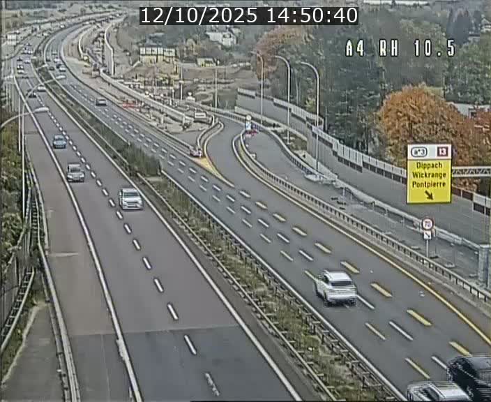 Traffic live webcam Luxembourg Pontpierre - A4 - BK 10.5 - direction Luxembourg
