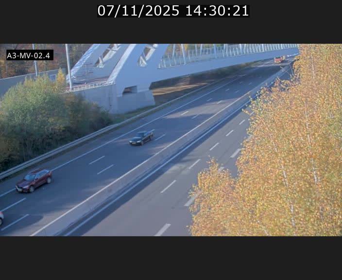 Webcam autoroute de la France (A3) au Luxembourg à Fentange, à proximité de la Croix de Gasperich. Vue orientée vers la Cloche d'Or
