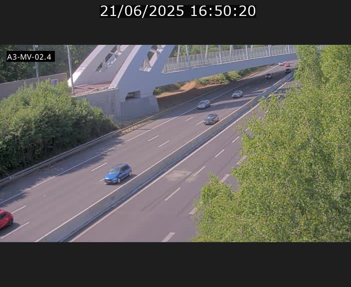 Webcam autoroute de la France (A3) au Luxembourg à Fentange, à proximité de la Croix de Gasperich. Vue orientée vers la Cloche d'Or