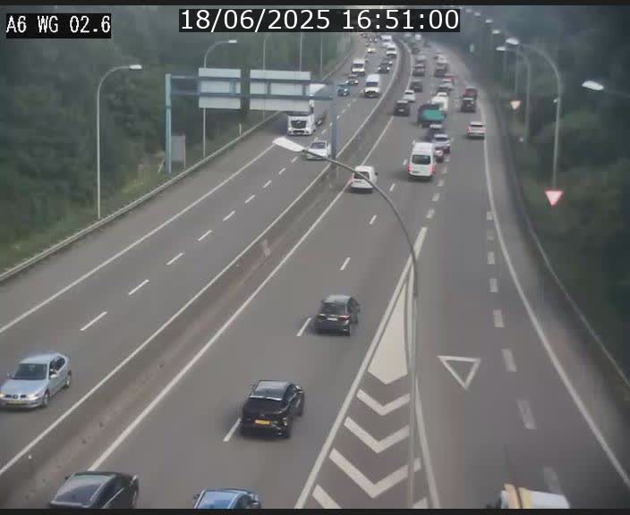 Traffic live webcam Luxembourg Croix de Cessange - A6 - BK 2.6 - direction France/Allemagne