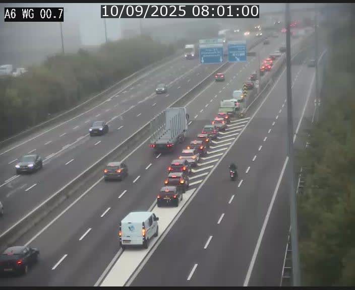 Traffic live webcam Luxembourg Croix de Cessange - A6 - BK 0.7 - direction A3 France