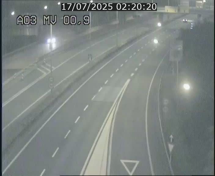 Traffic live webcam Luxembourg Croix de Gasperich - A3 - BK 0.4 - direction Luxembourg